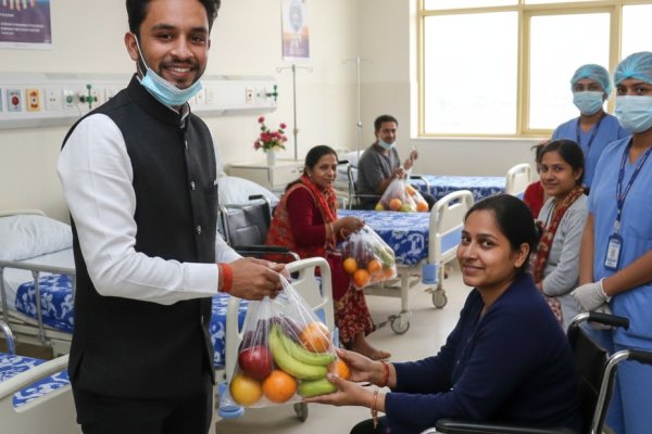 साथियों, हेमाडिया हॉस्पिटल भोपाल, मध्य प्रदेश,प्रधानमंत्री जन जागरण अभियान के राष्ट्रीय अध्यक्ष खत्री जी तथा संगठन के क्षेत्रीय पदाधिकारीयो द्वारा अस्पताल में जाकर अस्पताल अहमदिया भोपाल में उपचार करा रहे मरीज को फल वितरण किए और मरीजों के हालचाल के बार